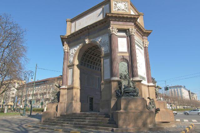 Parco del Valentino: הריאה הירוקה על גדות נהר הפו