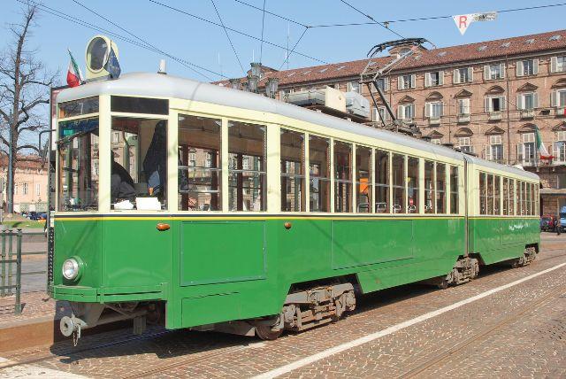 איך משתמשים במטרו ובחשמליות (Trams) בטורינו