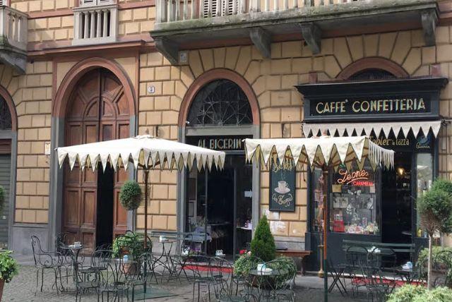 Piazza San Carlo - כיכר "הסלון של טורינו" credit to getyourguide.com