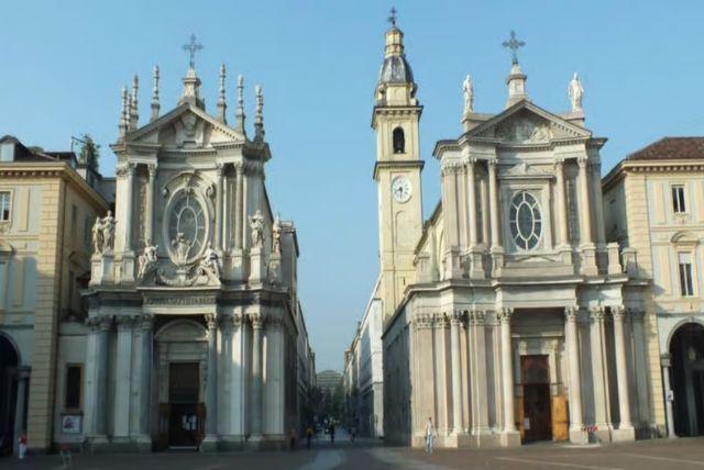 Piazza San Carlo - כיכר "הסלון של טורינו" credit to getyourguide.com