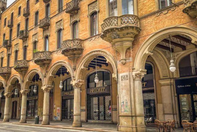 Piazza San Carlo - כיכר "הסלון של טורינו" credit to getyourguide.com