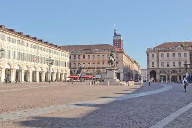 מסלול הליכה בין Via Roma, Piazza San Carlo ו-Piazza Castello