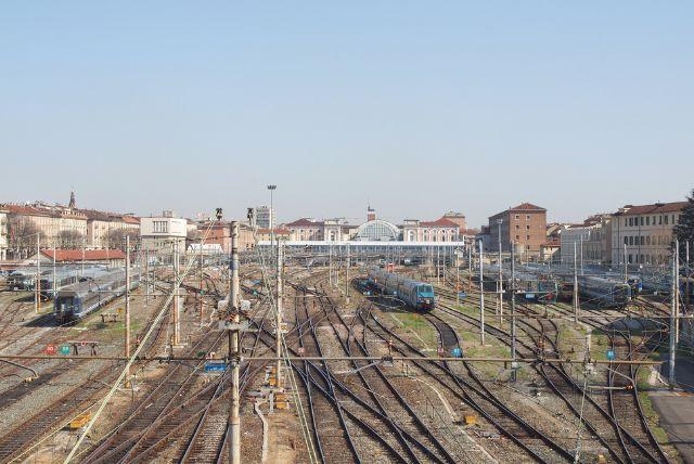 תחנות הרכבת בטורינו - Porta Nuova מול Porta Susa