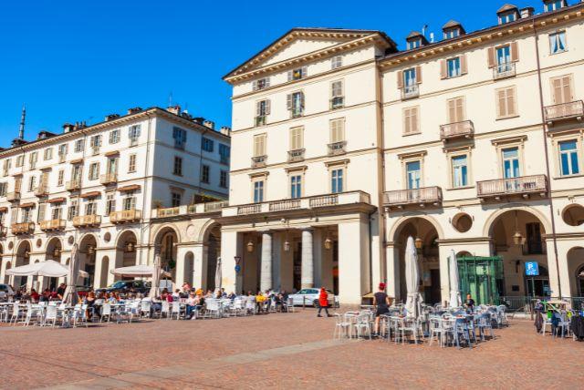 Piazza Vittorio Veneto - אחת הכיכרות הגדולות והמרשימות באיטליה