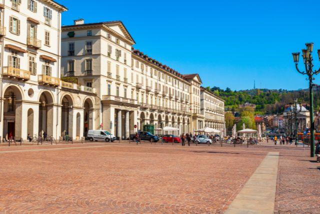 Piazza Vittorio Veneto - אחת הכיכרות הגדולות והמרשימות באיטליה