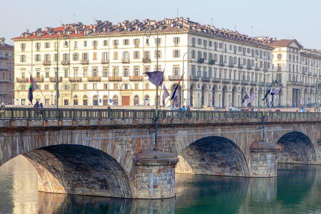 Ponte Vittorio Emanuele I - הגשר המפורסם מול Gran Madre