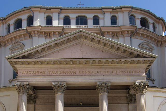Santuario della Consolata - אחת הכנסיות החשובות בעיר