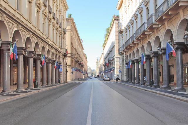 מסלול הליכה בין Via Roma, Piazza San Carlo ו-Piazza Castello